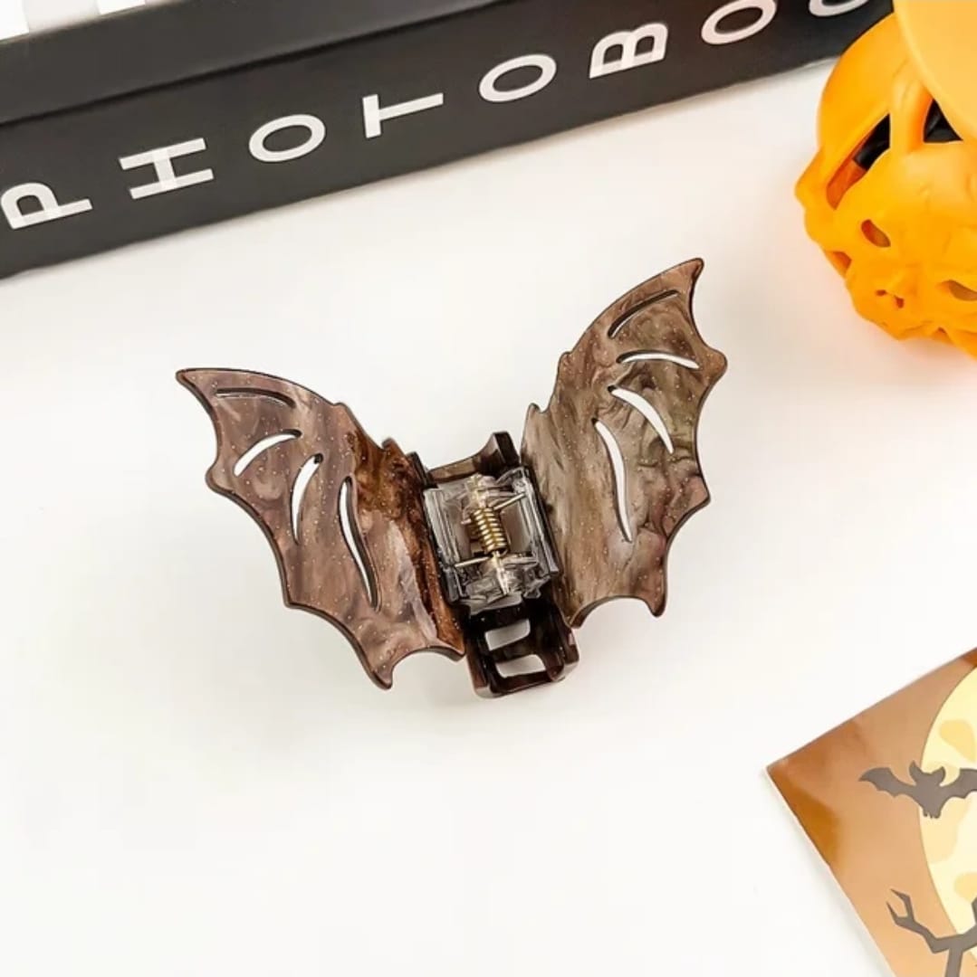 Bat claw clip